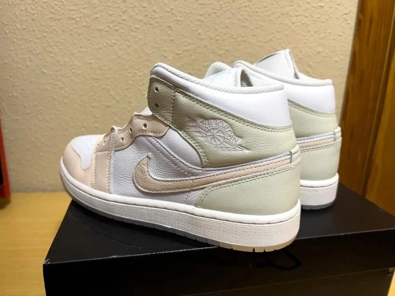 Nike Air Jordan 1 Mid SE 42.5 Beige Blanco NUEVAS con caja
